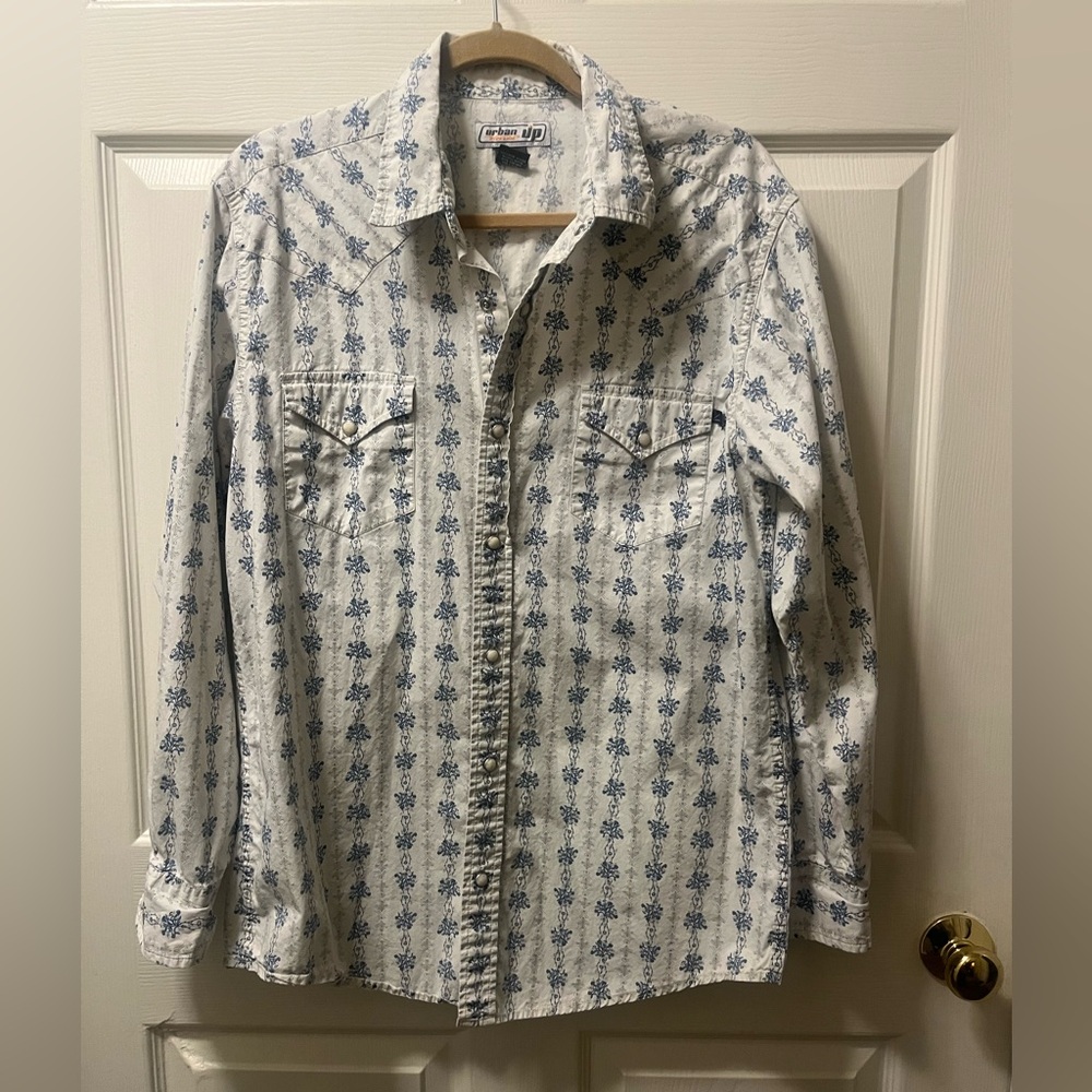 Urban Pipeline White and Blue/Grey Floral Snap‎ Closure Shirt Size Medium